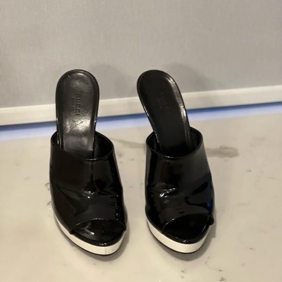 Authentic Gucci Sandals - Picture 7 of 7